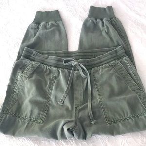 GAP Utility Joggers Greenway